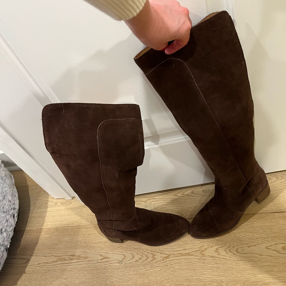 Over the knee chocolate brown suede boots!